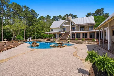Exterior - 43 Pool Rd, Richards, TX 77873 photo 2 of 13