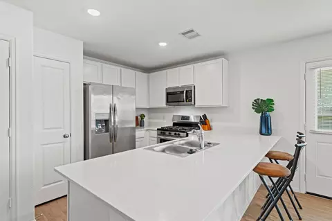 Kitchen - 236 Bennett Loop, Angleton, TX 77515 photo 1 of 3