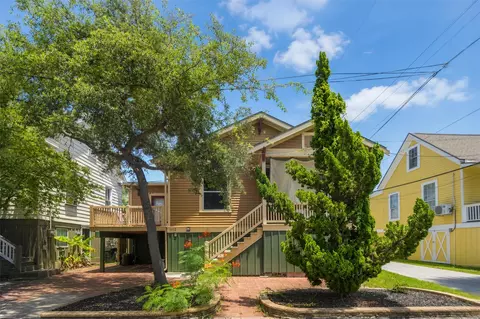 1112 17th St, Galveston, TX 77550