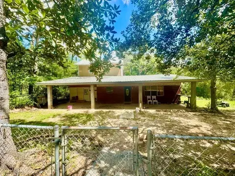 110 Prince Valiant Dr, Woodville, TX 75979