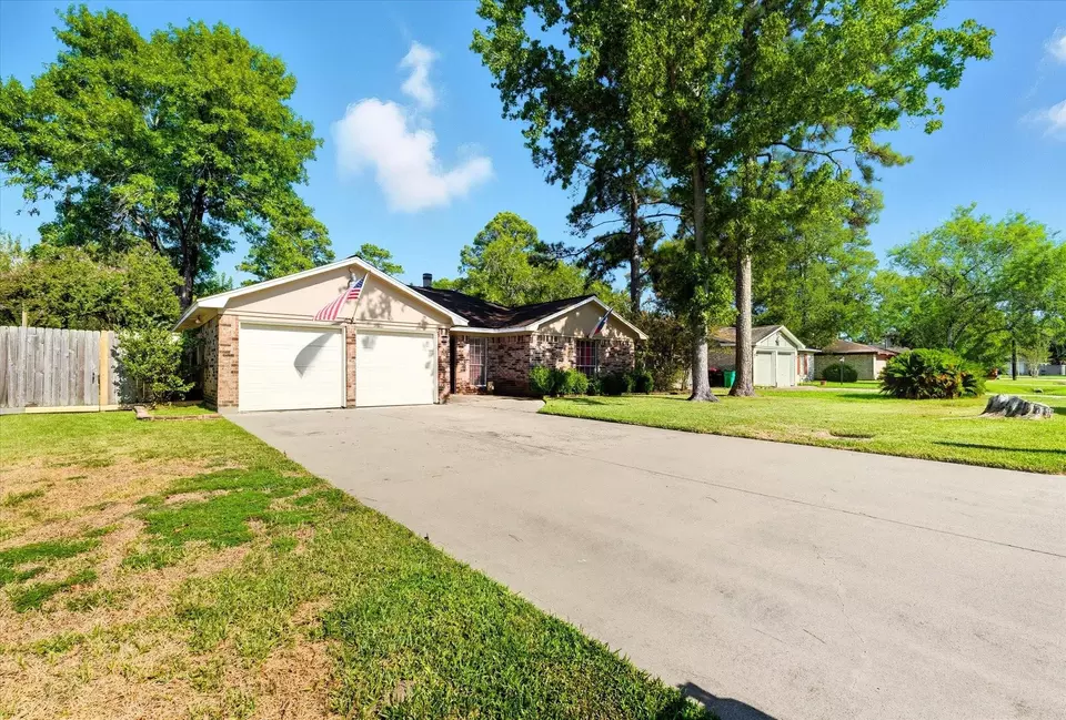 Exterior - 7318 Palmetto Ln, Baytown, TX 77521 photo 2 of 2