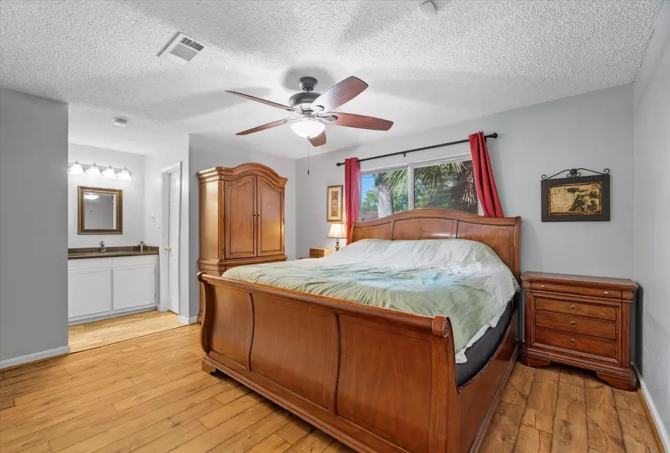 Bedroom - 7318 Palmetto Ln, Baytown, TX 77521 photo 1 of 2