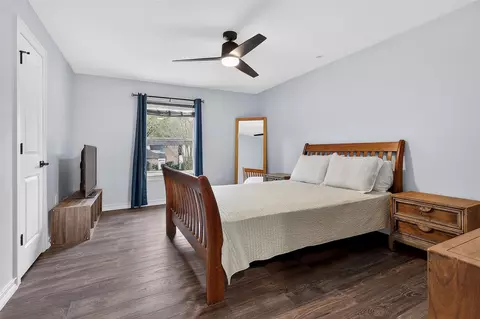 Bedroom - 17106 Spring Creek Frst, Spring, TX 77379 photo 2 of 4