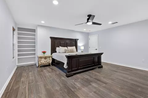 Bedroom - 17106 Spring Creek Frst, Spring, TX 77379 photo 3 of 4