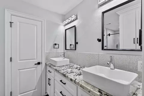 Bath - 17106 Spring Creek Frst, Spring, TX 77379 photo 5 of 7