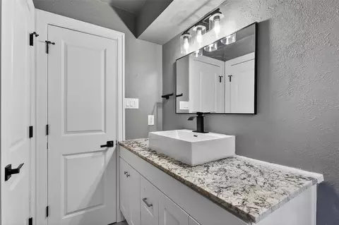 Bath - 17106 Spring Creek Frst, Spring, TX 77379 photo 4 of 7