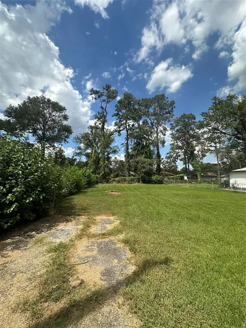 8213 Flintridge Dr, Houston, TX 77028