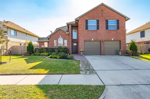 1104 Lake Shore Dr, Pearland, TX 77581
