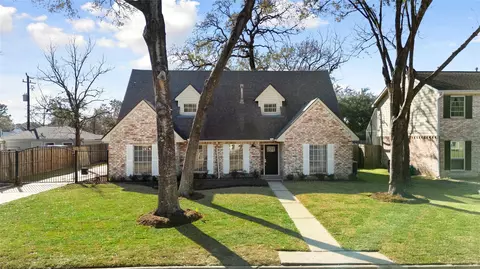 5707 Ash Oak Dr, Houston, TX 77091