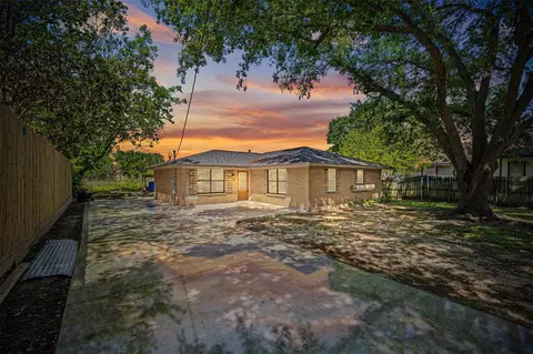 638 Cleo St, Fresno, TX 77545