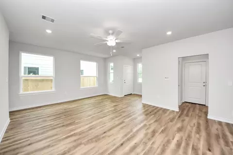 18741 Loom Dr, Conroe, TX 77306 photo 13