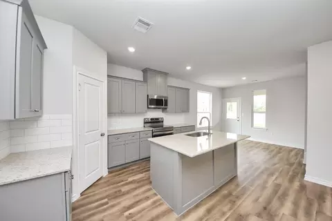 18741 Loom Dr, Conroe, TX 77306 photo 6