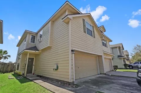 13134 Peppergate Ln, Houston, TX 77044
