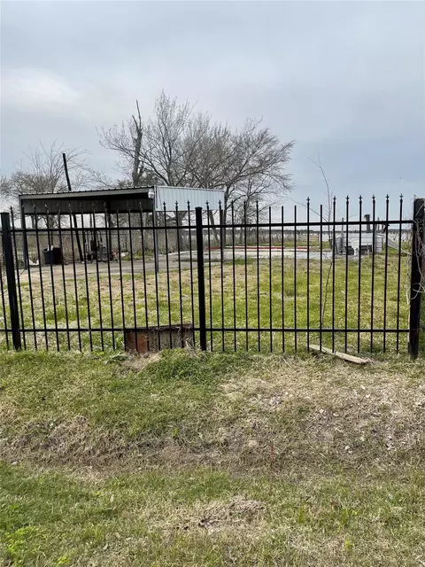 17325 River Rd, Channelview, TX 77530