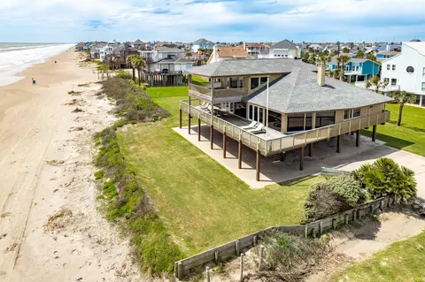 4223 Long Tom Ct, Galveston, TX 77554