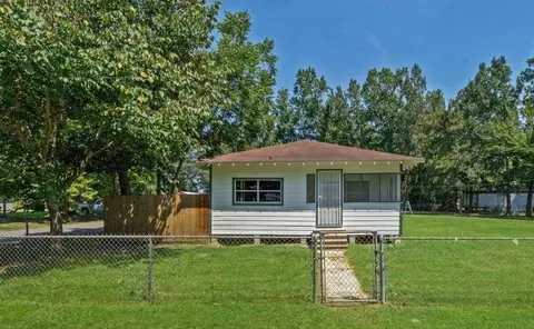 701 Clay St, Cleveland, TX 77327