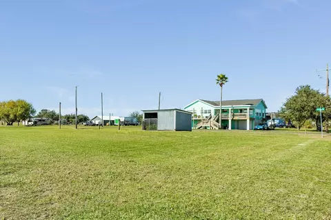 2326 Madison Ave, Port Bolivar, TX 77650