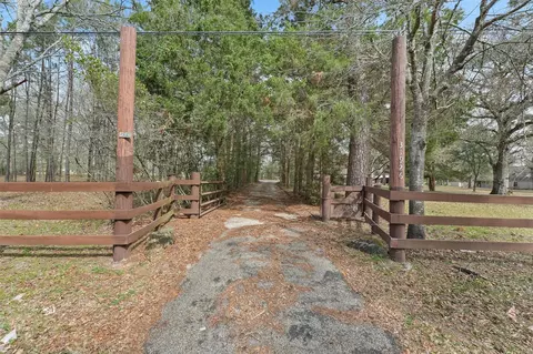 31926 Dobbin Huffsmith Rd, Magnolia, TX 77354