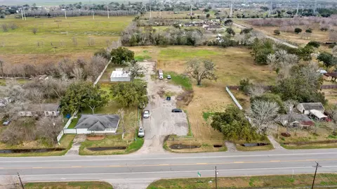 1176 Fm 517 Rd, Alvin, TX 77511