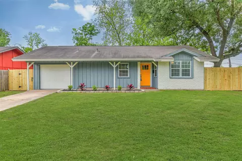 10202 Elmhurst St, Houston, TX 77075