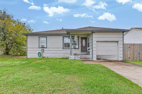 707 W 5th St, Freeport, TX 77541
