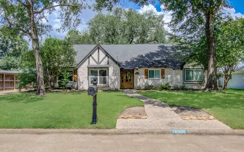 18006 Bambridge Dr, Houston, TX 77090
