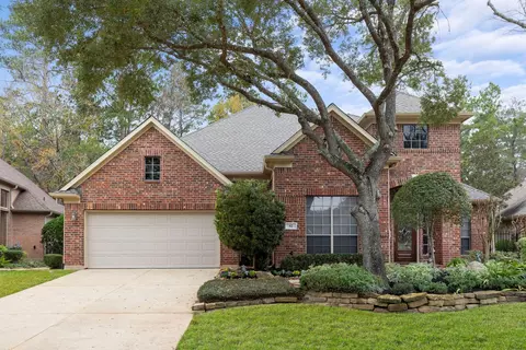 82 S Warbler Bend Cir, The Woodlands, TX 77382