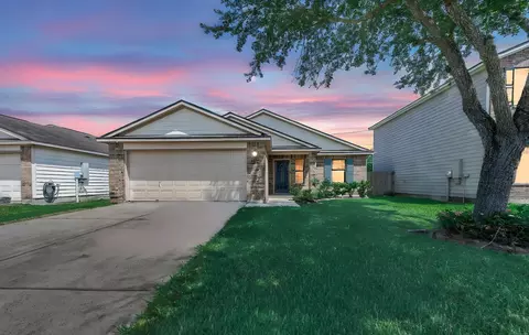 9510 Barracuda Dr, Texas City, TX 77591
