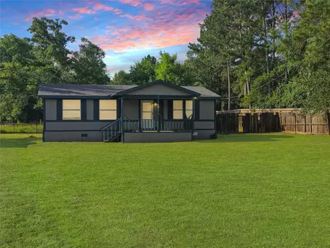 8 Park Ln, Huntsville, TX 77320