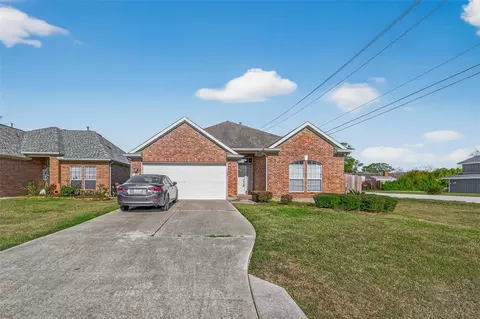 71 N Forrest Ave, La Porte, TX 77571