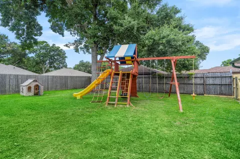 2016 Briar Ln, Richmond, TX 77469