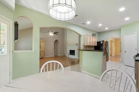 Entry Way - 1306 Coppercrest Dr, Spring, TX 77386 photo 5 of 7