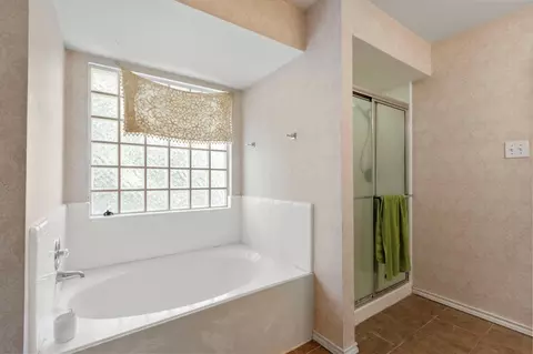 Bath - 1306 Coppercrest Dr, Spring, TX 77386 photo 6 of 6