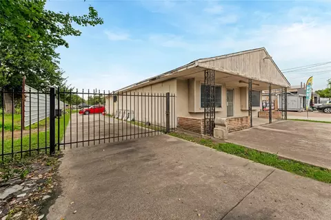 518 Westbrook Dr #1, Houston, TX 77037