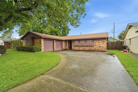 405 Arbor Dr, Deer Park, TX 77536