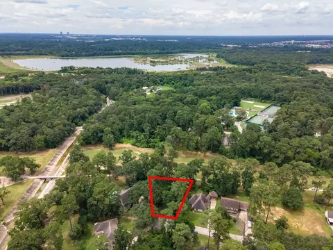 135 Jeb Stuart Ln, Conroe, TX 77302