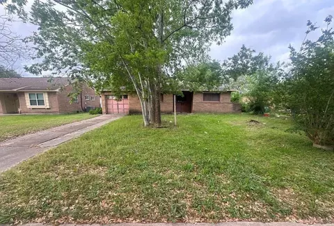5506 Maywood Dr, Houston, TX 77053