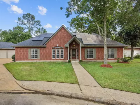 816 Sherwood Forest Dr, Dickinson, TX 77539