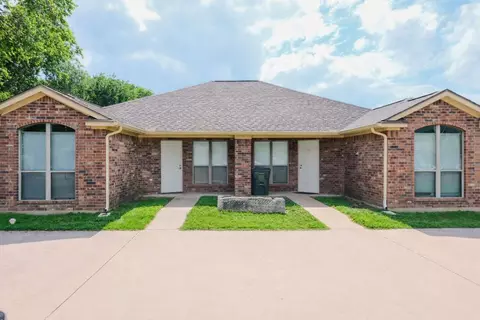722 N Sharp St, Franklin, TX 77856