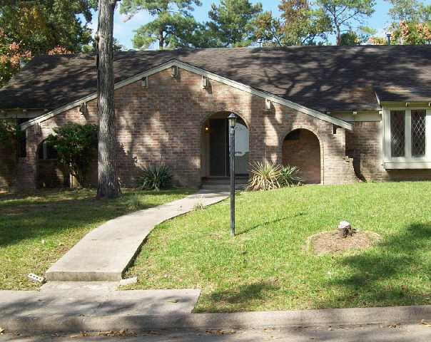 734 Weeping Oaks Ln, Spring, TX 77388 photo 1