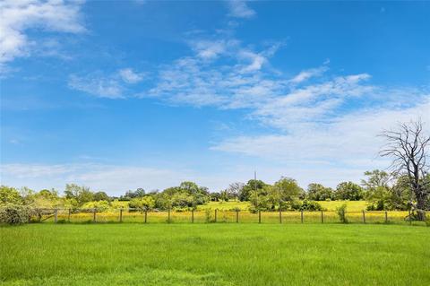 15577 Reagan Loop, Franklin, TX 77856 photo 1