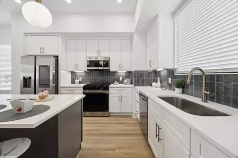 5620 Camino Encantado Dr, Houston, TX 77091