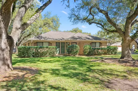 502 Dan St, East Bernard, TX 77435