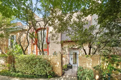 2832 Bellefontaine St, Houston, TX 77025
