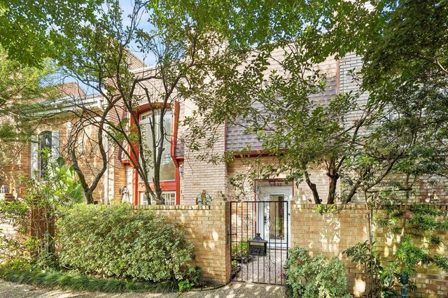 2832 Bellefontaine St, Houston, TX 77025