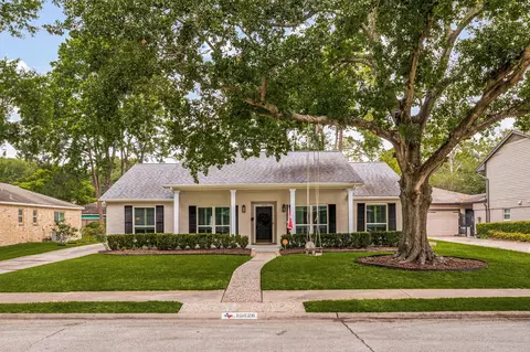 10626 Holly Springs Dr, Houston, TX 77042