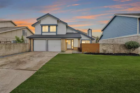 10610 Chapel Hill Dr, Houston, TX 77099