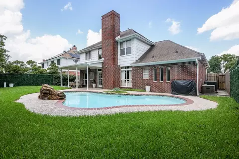 118 Mill Trail Dr, Sugar Land, TX 77498