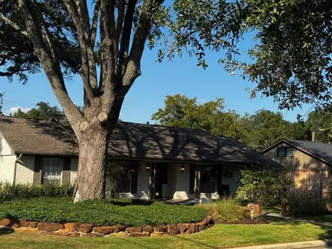 610 Inwood St, Tomball, TX 77375