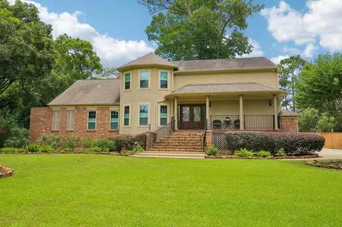 302 Charleston St, Friendswood, TX 77546